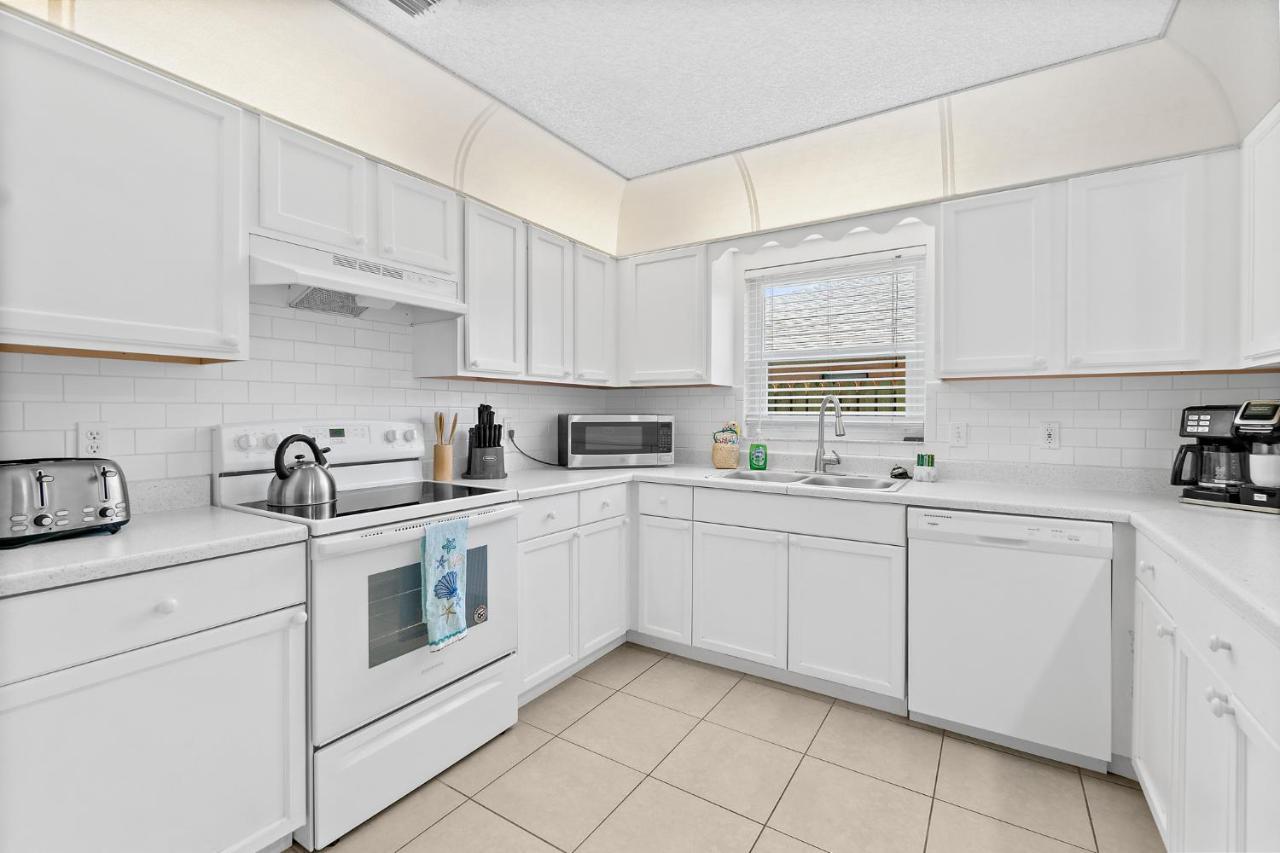 Oceanview Haven - 2Br Beach Townhome With Patio, Shared Heated Pool Steps From Paradise Beach Park! Мельбурн Экстерьер фото