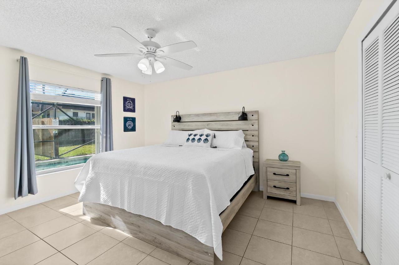 Oceanview Haven - 2Br Beach Townhome With Patio, Shared Heated Pool Steps From Paradise Beach Park! Мельбурн Экстерьер фото